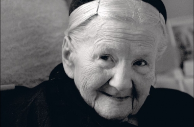 Военная история: как хрупкая женщина спасла 2500 детей (ФОТО)