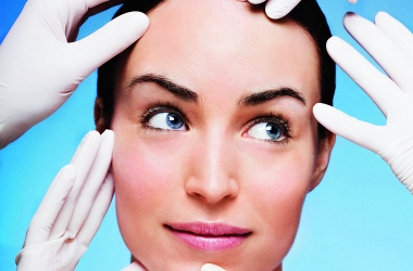 Стоит ли делать пластическую операцию?