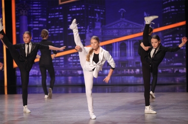 "Танцюють всі 8": смотреть онлайн 6 выпуск от 02.10.2015 (видео)