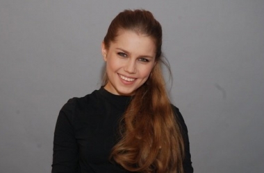 Дарья Мельникова и Артур Смольянинов вышли в свет с новорожденным сыном (фото)