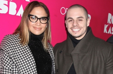 Дженнифер Лопес выйдет замуж за Каспера Смарта в День благодарения