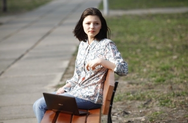 Жити всупереч усьому: історія Насті Бондар, яка вижила після падіння з 13 поверху
