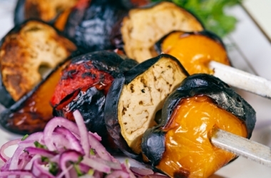Рецепт шашлику з куркою та баклажанами