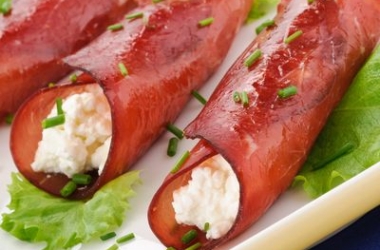 Быстрый рецепт: острая закуска с творогом