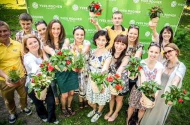 Фонд Ив Роше высаживает деревья в Украине (фото)