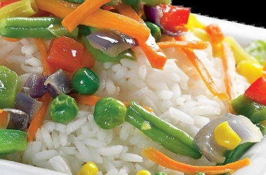Как приготовить рис с овощами: простой рецепт