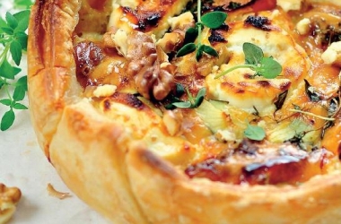 Овощной киш с цукини из слоеного теста: вкусный и полезный рецепт