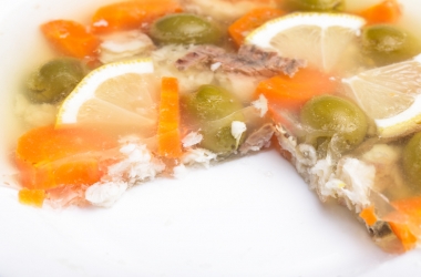 Заливная рыба: вкусный рецепт для новогоднего стола