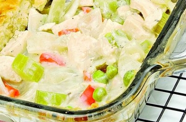 Сытный пирог с курицей и овощами: вкусный рецепт пот пая