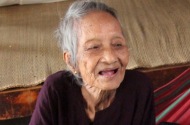 121-летняя жительница Вьетнама Нгиен Ти Тру раскрыла секрет долгожителей (фото)
