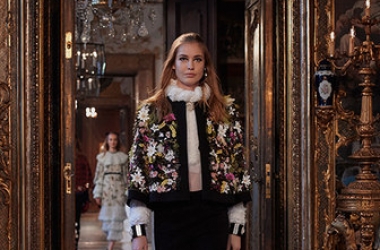 Что надеть на Новый год 2015: красивые идеи от Chanel (видео)