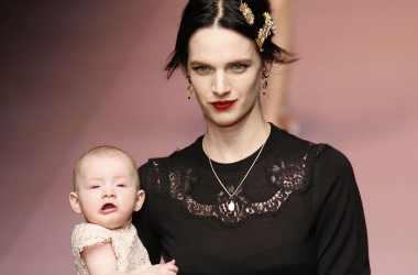 Оригінальне поздоровлення з 8 березня від Dolce & Gabbana, відео