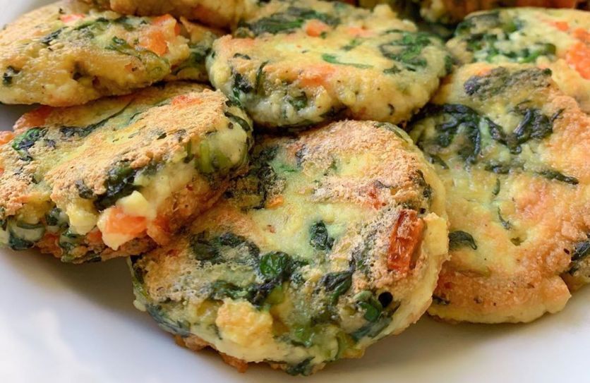 Веганские оладьи с начинкой из тофу и шпината