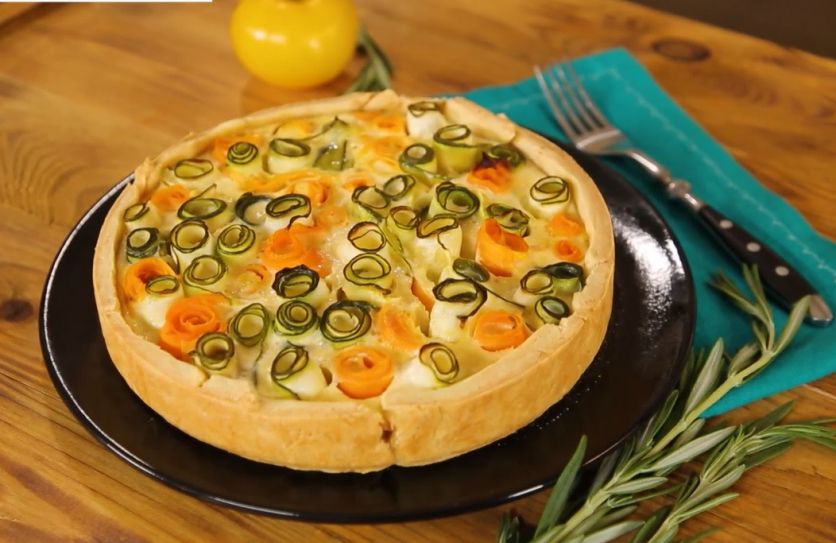 Киш с цуккини и морковью