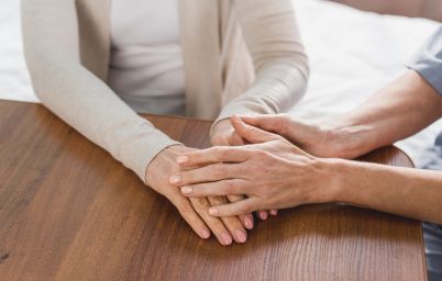 5 ежедневных привычек, из-за которых кожа рук быстро стареет