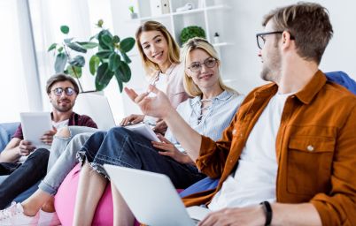 Как вести себя в незнакомой компании