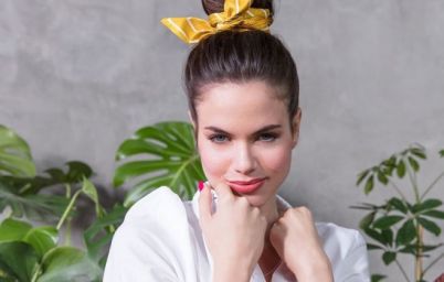 8 стильных летних укладок для коротких волос, которые можно сделать дома