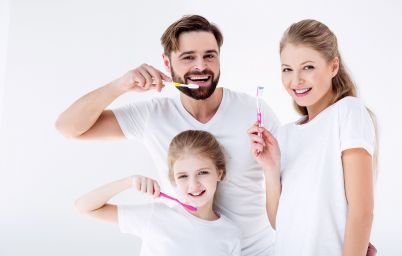 4 оригинальных способа сделать зубы белоснежными