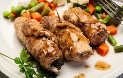 Запеченный рулет из свинины