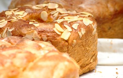 Медовый кулич с цукатами