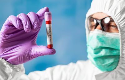 Осторожно – фейк: 4 распространенных мифа о лекарстве против коронавируса