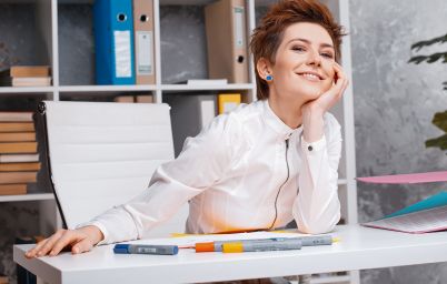 Ведущая Алена Мороз