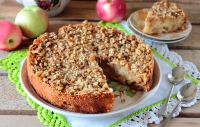 Яблочный пирог с грецкими орехами