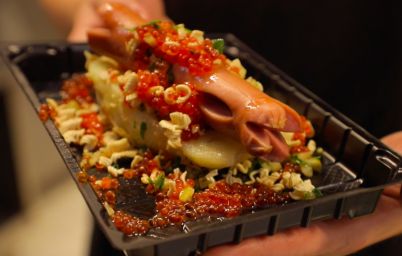 Хот-дог из картошки и сосиски