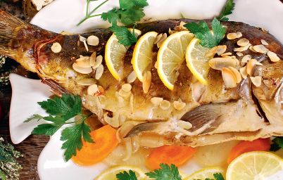 Карп с миндалем