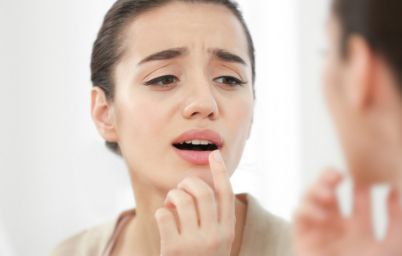 Притаившиеся в уголках рта