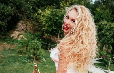 Оля Полякова