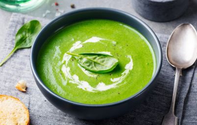 Зеленый крем-суп из горошка и мяты за 3 минуты