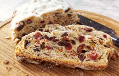 Рождественский штоллен с курагой и клюквой