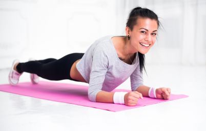 Как стоять в планке