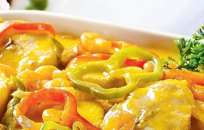 Запеченная треска с овощами