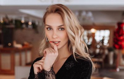 Лера Товстолес