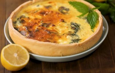 Пирог с крапивой и фетой