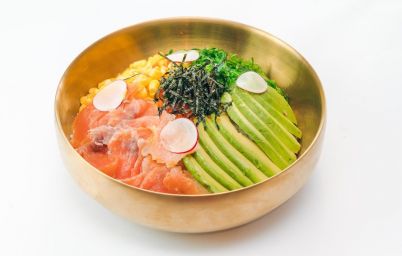 Боул с кускусом и форелью