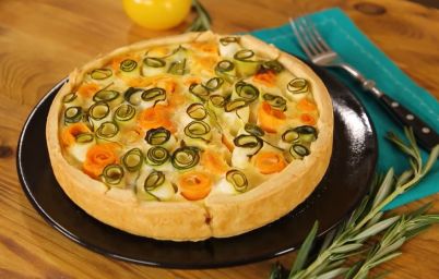 Киш с цуккини и морковью