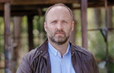 Александр Кобзарь