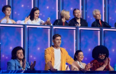 Співають всі