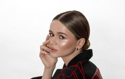 Співачка SOWA