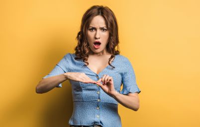 Черные полоски на ногтях