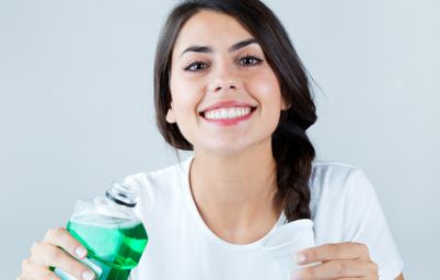 Неправильный прикус, Неприятный запах изо рта, кариес, пробземы зубов, болезни зубов