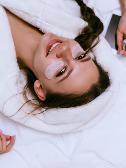 девушка мешки под глазами