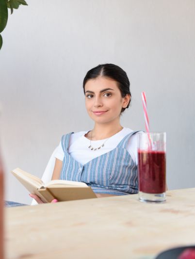 Ученые объяснили, почему не стоит заменять все напитки одной водой