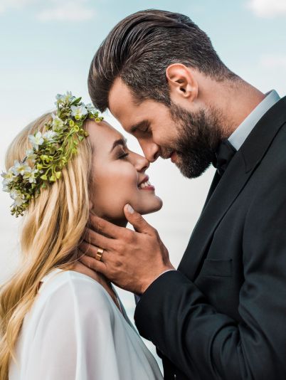 Деревянная свадьба: особенности пятой годовщины брака