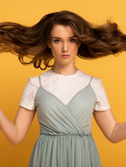 Чому електризується волосся