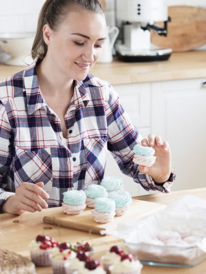 девушка с зефиром