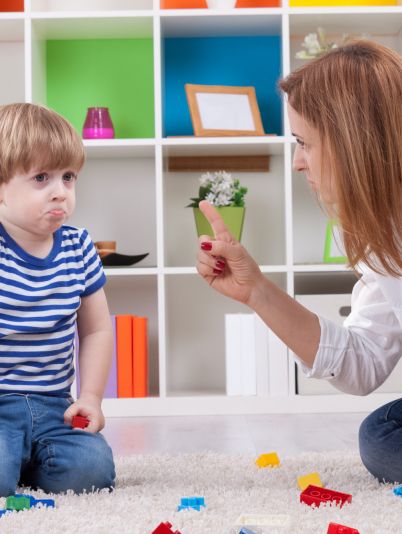 Как справиться с детской агрессией и истериками